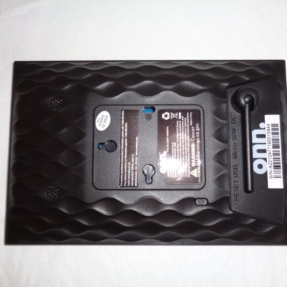 Onn 7" Digital Photo Picture Frame Wi-Fi with Frameo Photo App - Picture 6 of 12